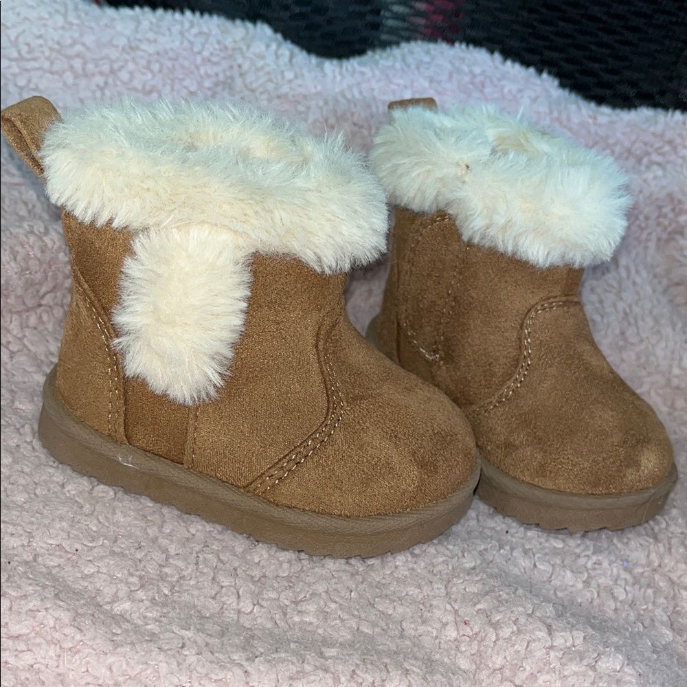 Wonder Nation Brown Kids Boots with Faux Fur